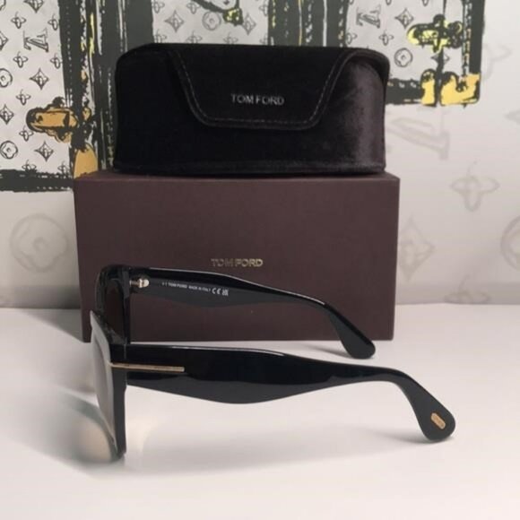 NEW Authentic Tom Ford Black Cat-Eye Sunglasses TF940 01B - Picture 7 of 11